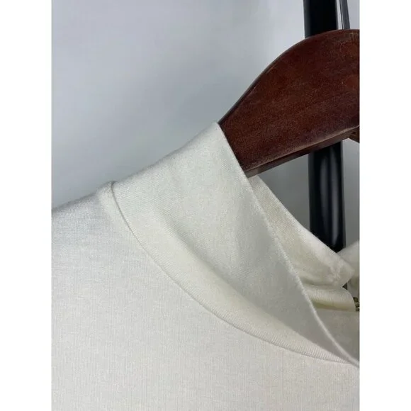 Chico’s White Sleeveless Mockneck Keyhole Back Neckline Blouse Top Size L/12 - Picture 4 of 7